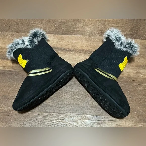 University of Michigan Wolverines black faux fur slipper booties size 9 10 - Picture 4 of 6